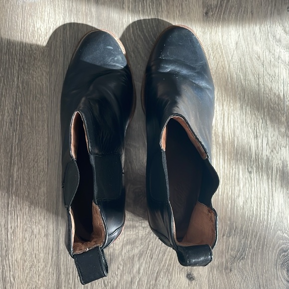 Madewell Black Leather Chelsea Boots, Size 7 - Picture 6 of 7